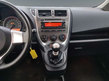 Car image 12