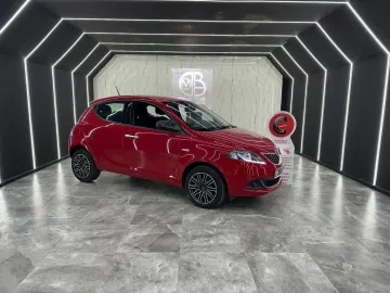 Car image 3