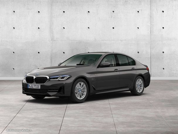 BMW 545 e xDrive 290 kW image number 1