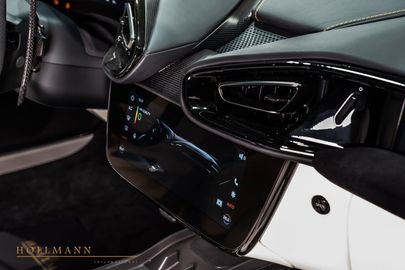 Car image 30