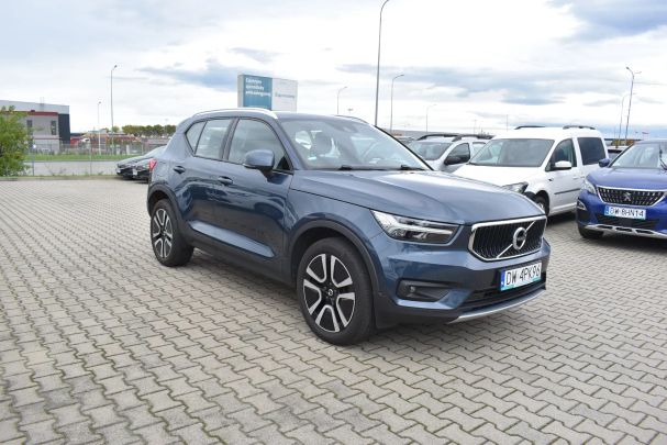 Volvo XC40 T3 Momentum 120 kW image number 2