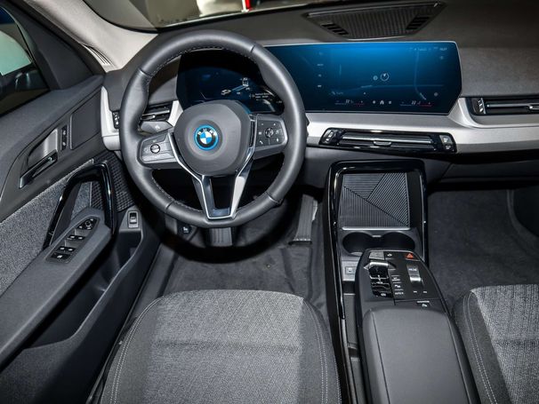 BMW iX1 eDrive20 150 kW image number 12