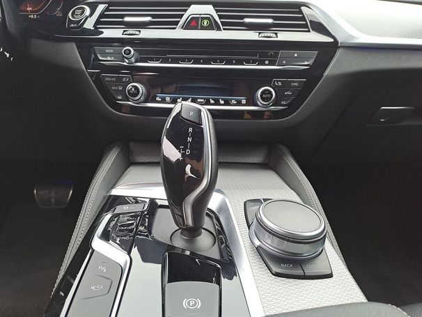 BMW 550d Touring xDrive 294 kW image number 15