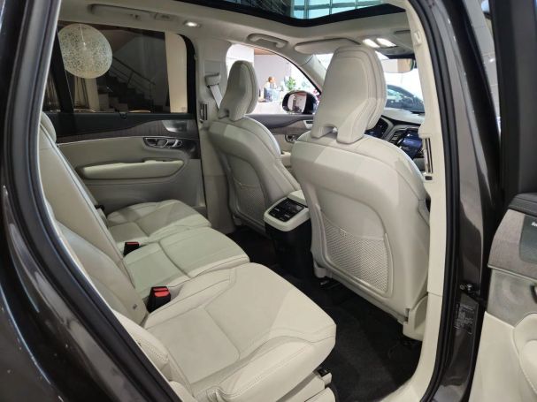 Volvo XC90 AWD 173 kW image number 36