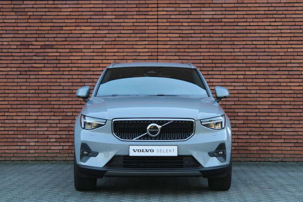 Volvo XC40 B4 Core 145 kW image number 15