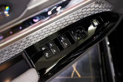 Car image 39