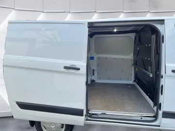 Car image 36