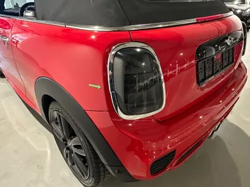 Car image 37