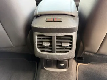 Car image 37