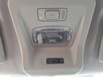 Car image 32