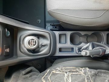 Car image 30