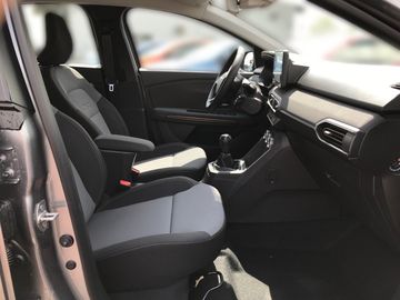 Car image 10