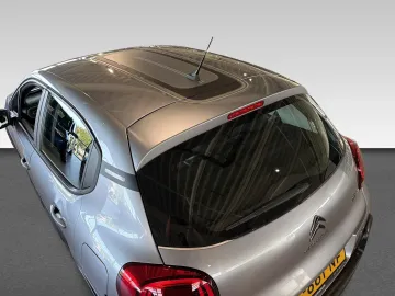 Car image 27