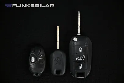 Car image 30