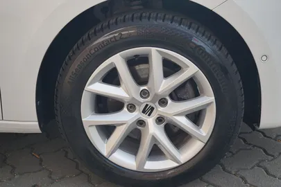Car image 33