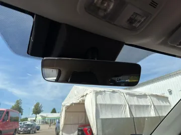 Car image 49