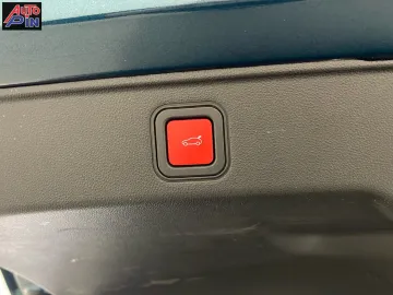 Car image 32