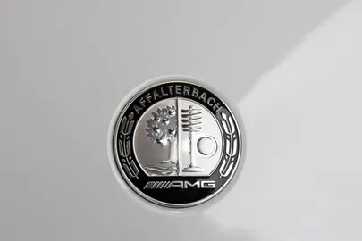 Car image 40
