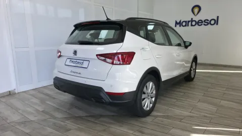 Car image 4