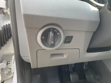 Car image 34
