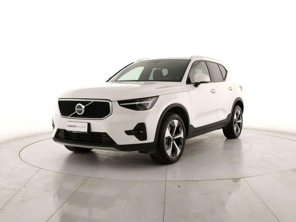 Volvo XC40 B3 Core 120 kW image number 1