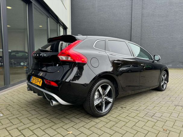 Volvo V40 T3 112 kW image number 32