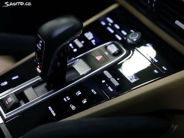 Car image 37