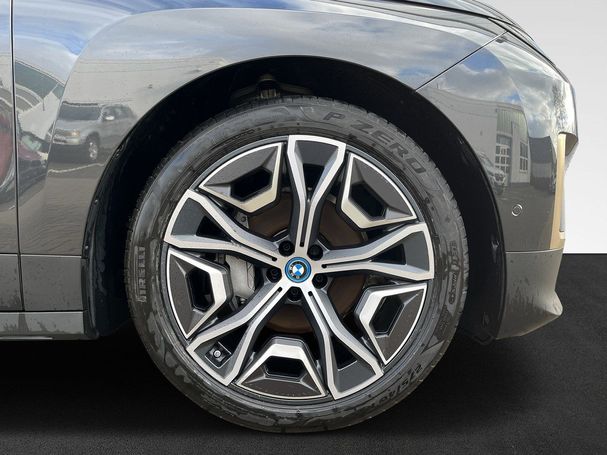 BMW iX xDrive40 240 kW image number 4