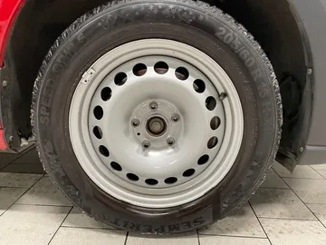 Car image 21