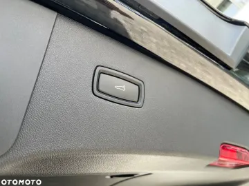 Car image 38