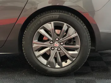 Car image 40