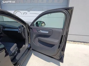 Car image 33