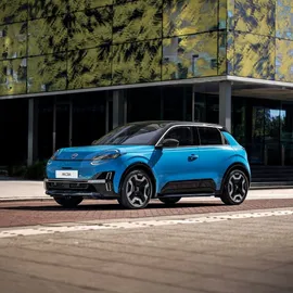 Car image 9