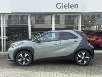 Car image 5