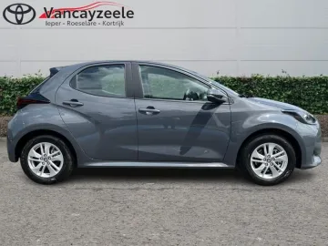 Car image 3