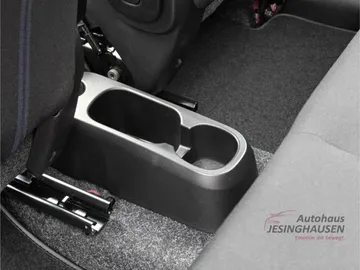 Car image 38