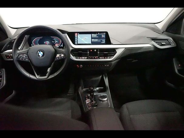 BMW 118i 100 kW image number 6