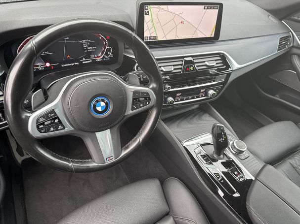 BMW 530 Touring xDrive 215 kW image number 12