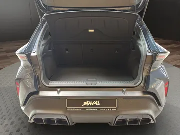 Car image 15