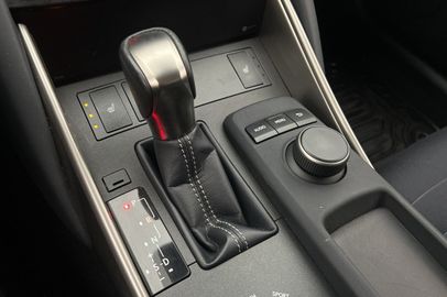 Car image 25