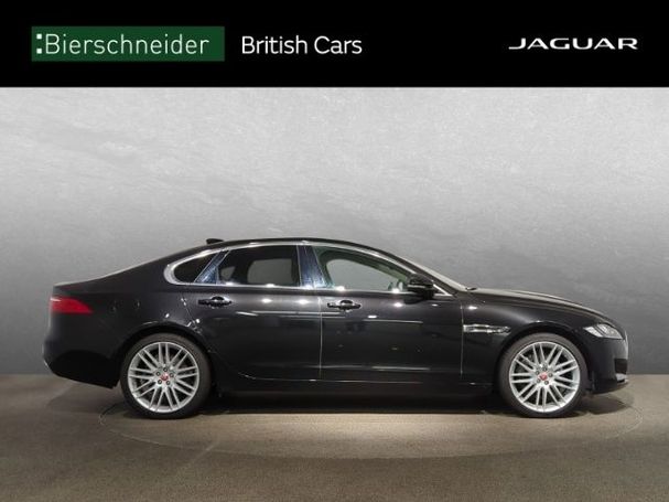 Jaguar XF 30t Portfolio 221 kW image number 6