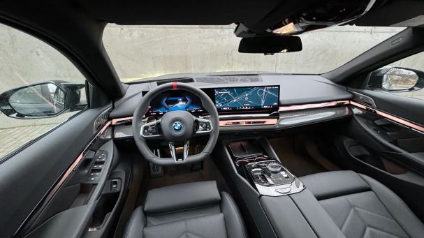 BMW i5 M60 xDrive 440 kW image number 18