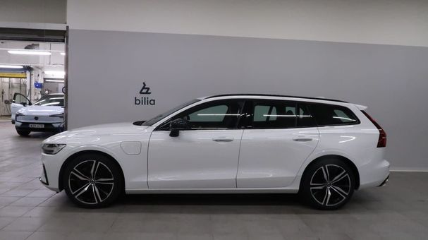 Volvo V60 T8 R Design AWD Recharge 293 kW image number 5