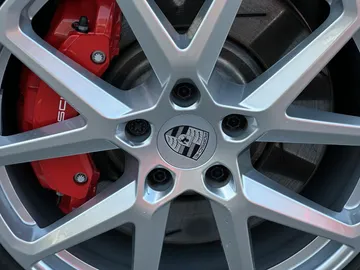 Car image 30