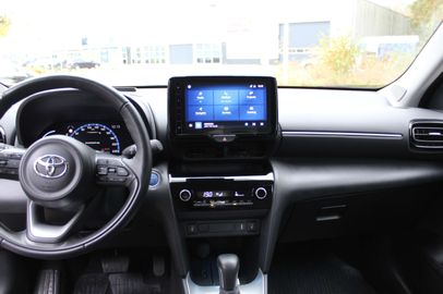 Car image 16