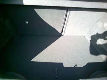 Car image 33