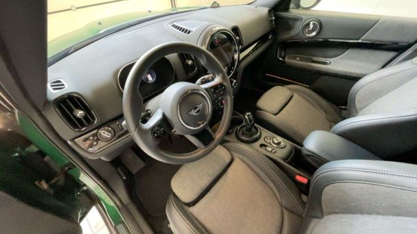 Mini Cooper D Countryman Essential 110 kW image number 10