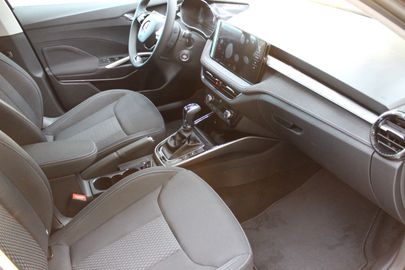 Car image 11