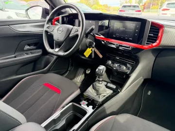 Car image 27