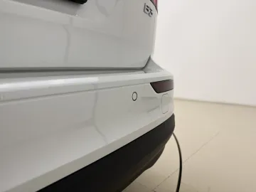 Car image 36
